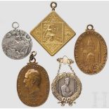 Fünf große Medaillen und Plaketten Deutscher Sänger-Bundesfeste Graz 1902, Unterkochen 1928 (