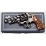 Smith & Wesson Mod. 520, "The .357 Magnum M & P", im Karton Kal. .357 Mag., Nr. N558207. Blanker