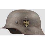 Stahlhelm M 35 des Heeres mit einem Abzeichen Glocke mit feldgrauer, rauer Überlackierung, separat