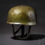 Stahlhelm M 38 für Fallschirmjäger mit beiden Abzeichen Glocke mit feldgrauer Originallackierung, zu