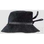 Eva Braun - schwarzer Damenhut Schwarzer Filzhut mit breiter Krempe, im Nacken hochgeschlagen und