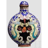 Cloisonné-Snuffbottle, China, 19. Jhdt. Fläschchen aus vergoldetem Kupfer, mit vielfarbigem