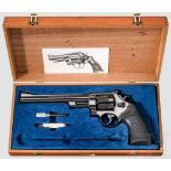 Smith & Wesson Mod. 27-2, "The .357 Magnum", in Schatulle Kal. .357 Mag., Nr. N381764. Blanker Lauf,