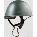 Helm M 42 für Fallschirmjäger der italienischen Armee Neuzeitlich nachlackierte Glocke mit