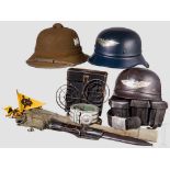 Ausrüstungteile und Helme Tropenhelm für Heeresangehörige, komplett mit beiden Emblemen und