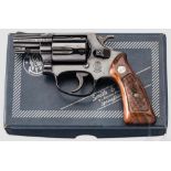 Smith & Wesson Mod. 36, "The .38 Chief's Special", im Karton Kal. .38 Spl., Nr. 9J1793. Blanker