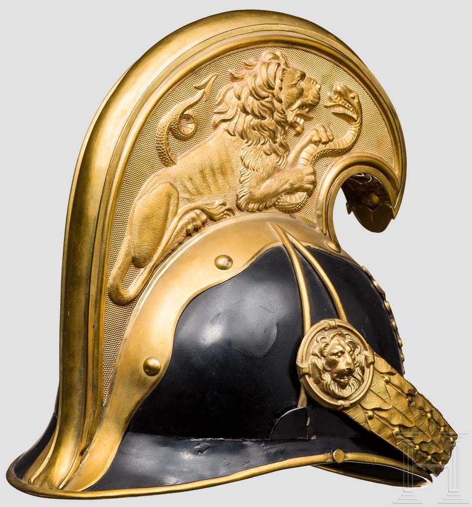 Helm M 1850 für Offiziere der Dragoner, Österreich, um 1900 Schwarz lackierter Eisenkorpus mit von - Image 2 of 3