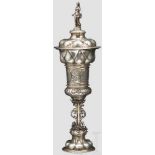 Kleiner Münzpokal im Stil der Hochrenaissance, Augsburg, um 1860 Silber, die Innenseite vergoldet.