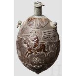 Zinnmontierte Kokusnuss-Pulverflasche, Kolonialarbeit, um 1800 Umlaufend mit einer Jagdszene und