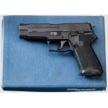 SIG-Sauer P220 im Karton Kal. 9 mm Luger, Nr. G103074. Nummerngleich. Blanker Lauf. Beschuss 1986.