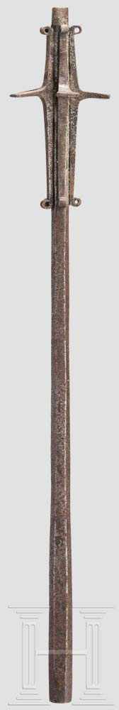 Leichter, spätgotischer Streitkolben, deutsch, um 1500 Schlanker, achtkantiger Schaft mit - Bild 2 aus 4