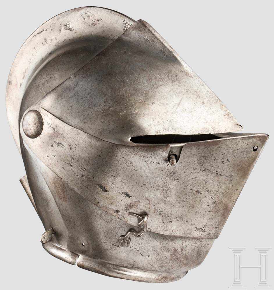 Geschlossener Helm, deutsch oder italienisch, um 1570/80 Einteilig geschlagene Kalotte mit - Image 6 of 9