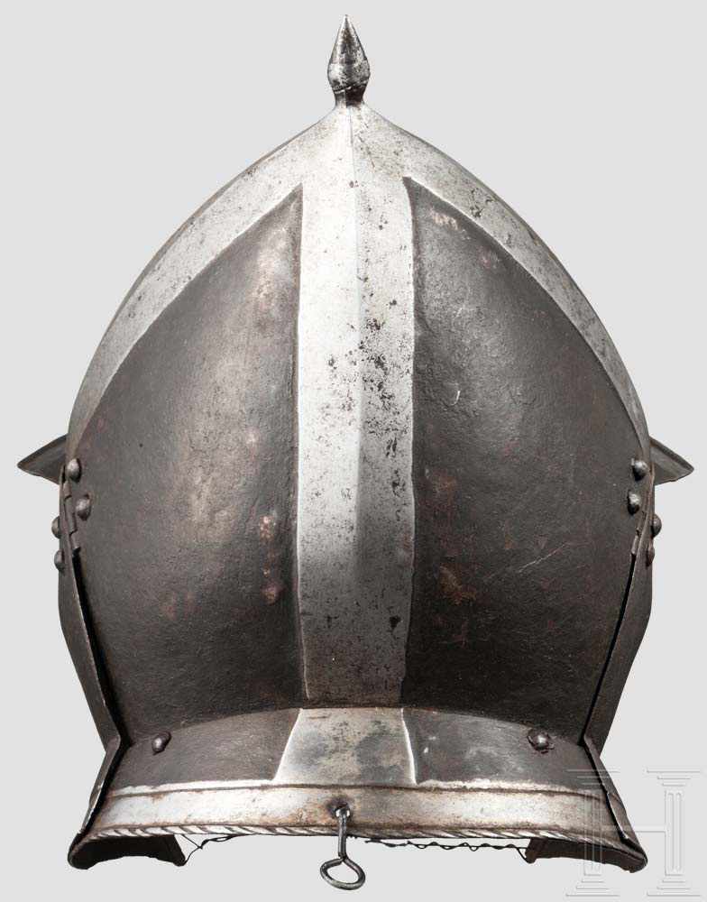 Schwarz-weiße Sturmhaube, deutsch um 1580 Einteilig geschlagene, vierfach segmentierte Glocke mit - Image 3 of 7