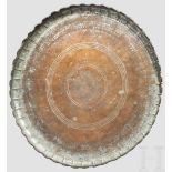 Großes, graviertes Kupfertablett, Persien, 2. Hälfte 19. Jhdt. Tablett aus handgeschlagenem Kupfer