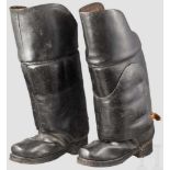 Ein Paar Kürassier-Stiefel, deutsch, um 1700 Schwere Schaftstiefel aus schwarzem Leder mit hohen