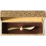 Maja Beck - goldene Geschenkbrosche von Ernst Udet, 1940 Gold, in Form eines Propellers