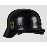 Stahlhelm M35 mit beiden Emblemen - Allgemeine SS Die Glocke schwarz lackiert, zu 95 % erhalten.