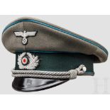 Schirmmütze für Offiziere der Kraftfahrtruppe Feldgrauer Gabardine mit dunkelgrünem Besatzstreifen