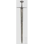 Ritterliches Schwert, deutsch, um 1100 Zweischneidige Klinge mit beidseitig flacher Kehlung. Die