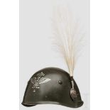 Stahlhelm M 33 mit Paradebusch eines Generals des Heeres Elmo mod.33 in ferro con pennacchio, da