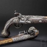 Ein Paar silbermontierte Luxus-Orientpistolen, französische Exportarbeit für den osmanischen