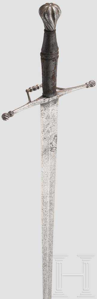 Maximilianisches Stechschwert, süddeutsch, um 1510/20 Breite, zur Spitze hin konisch verjüngte - Image 4 of 6