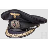 Schirmmütze für Stabsoffiziere der Kriegsmarine Feines, marineblaues Tuch mit schwarzem