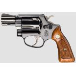 Smith & Wesson Mod. 37, "The .38 Chief's Special Airweight" Kal. .38 Spl., Nr. J558018. Blanker