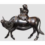 Bronzeskulptur, Wasserbüffel mit Flötenspieler, China, um 1850 Vollplastisch und detailliert