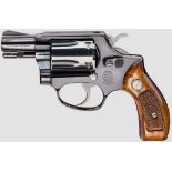 Smith & Wesson Mod. 37, "The .38 Chief's Special Airweight" Kal. .38 Spl., Nr. J339026. Blanker