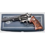 Smith & Wesson Mod. 19-3, "The .357 Combat Magnum", im Karton Kal. .357 Mag., Nr. 2K87313. Blanker