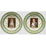 Napoleon und Josephine - zwei Portraitteller Weißes Porzellan, in reliefiertem Gold und sèvre-