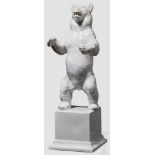 Bär auf Sockel - "Berliner Bär" Weiße, glasierte Porzellanfigur nach einem Entwurf von Franz Nagy.