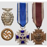 Zwei Dienstauszeichnungen der NSDAP Kreuz für 15 Jahre, versilbert und emailliert mit aufgelegten