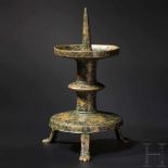 Frühgotischer Leuchter, Rheinland oder Niederlande, um 1300-50 Einteilig gearbeiteter Leuchter aus