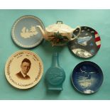 American Interest: eighteen various ceramic pieces, some defective also a plate for Lindberg’s