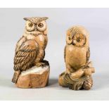 2 geschnitzte Tierfiguren, Italien, 2. H. 20. Jh., Holz, geschwärzt, Waldeule u. Kautz, H. 43/ 49