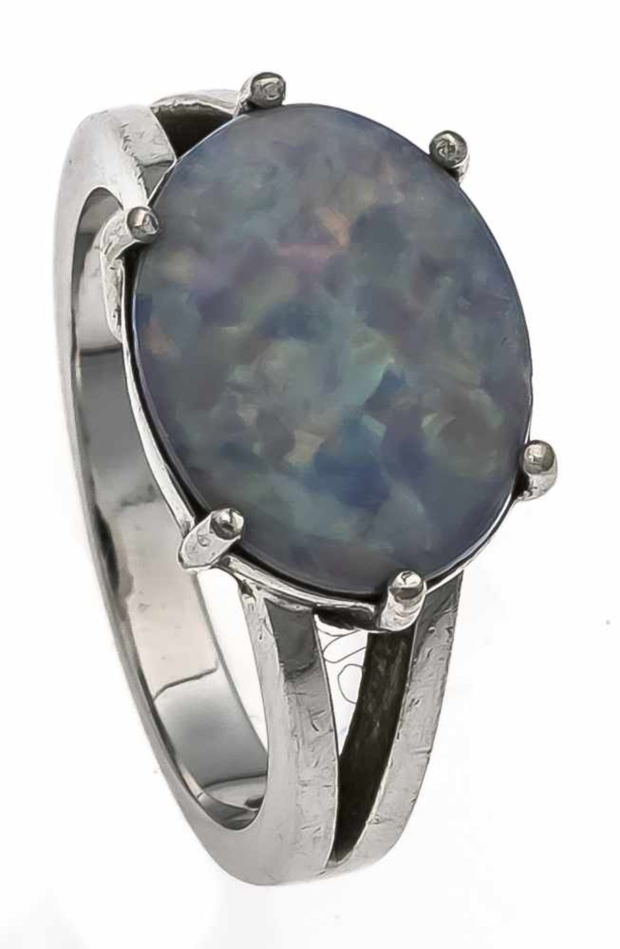 Opal-Ring WG 750/000 mit einem ovalen Opal-Cabochon mit gutem Farbspiel 11,5 x 9 mm, RG 46, 4,8 g