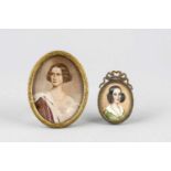 Zwei Miniaturen mit Damenportraits, um 1850, Gouache auf Elfenbein, 1 Bronzerahmen mit