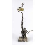 Figürl. Tischlampe, 2. H. 19. Jh., 1-flg. elektr., Bronze, dunkelbraun patiniert, grau-weiß