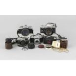Mehrteiliges Kamera-Konvolut, Porst reflex TTL, Zeiss Ikon Contraflex, Minolta XG2, Olympus 35 RC,