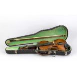 Geige mit Bogen, Gebrauchsspuren, L. 60 cm, Kasten L. 78 cm