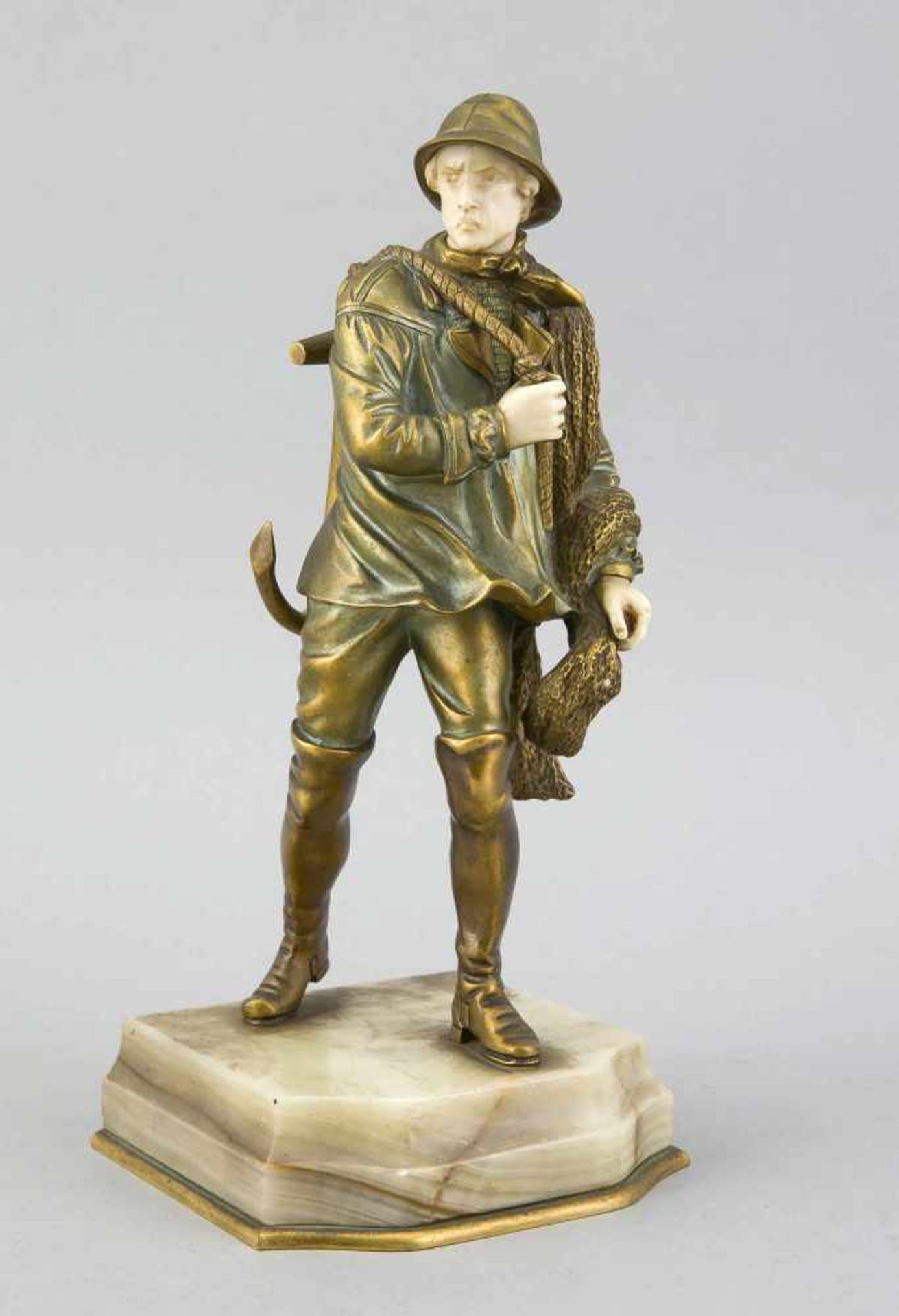 Georges Omerth (tätig 1895-1925), frz. Bildhauer, Chryselephantinefigur eines Fischers mit