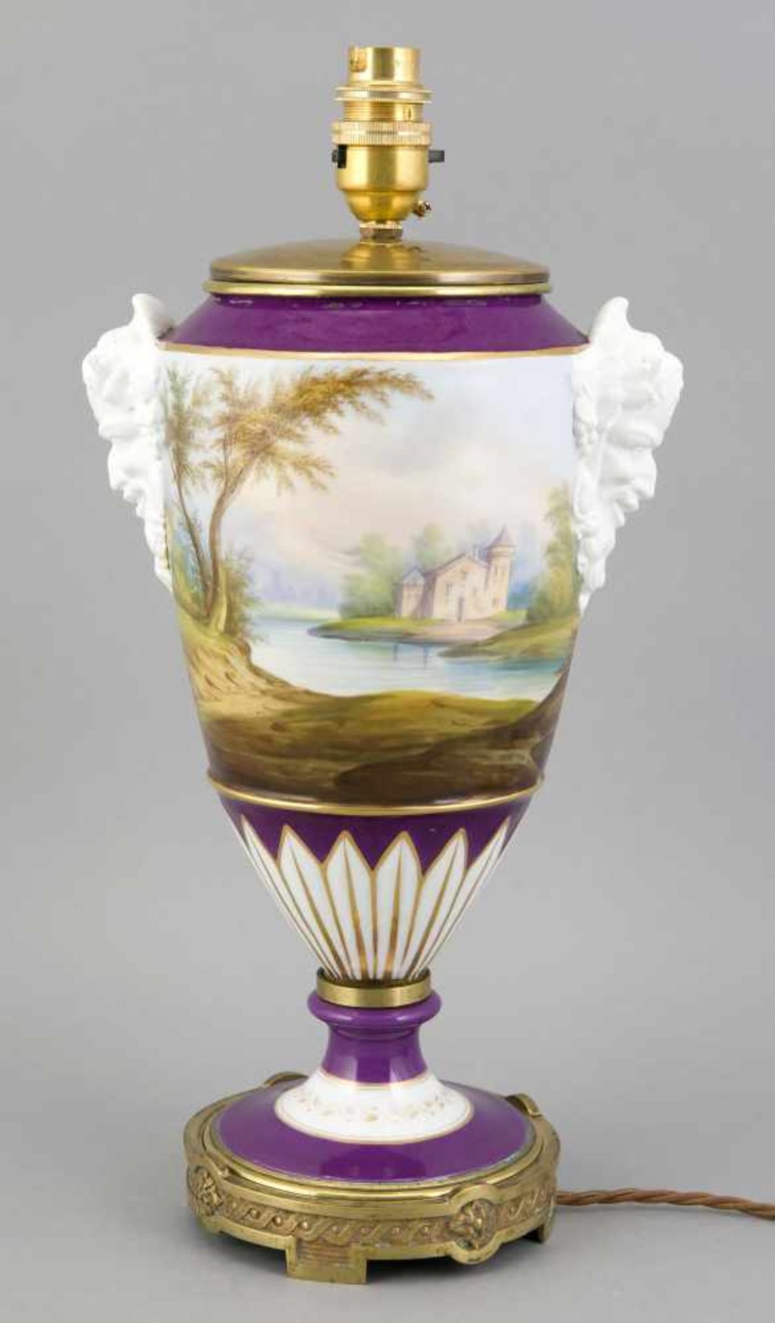 Amphorenlampe, w. Frankreich, 19. Jh., Amphorenvase mit Metallmontage als Lampenfuß, umlaufende - Bild 2 aus 3
