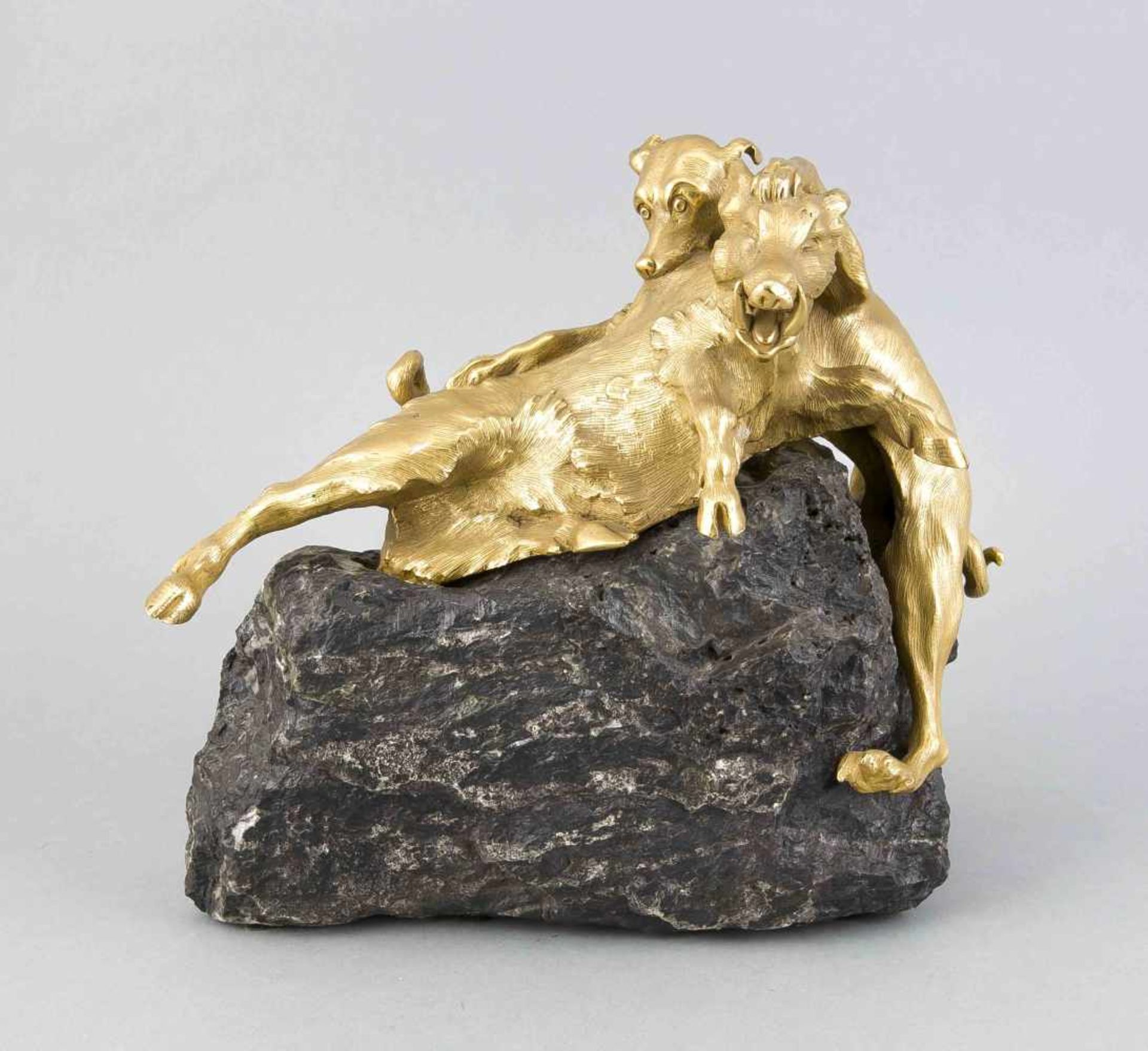 Quentin-Claude Pitoin (1725-1777) (attrib.), Jagdhund mit erlegtem Wildschwein, Bronze, vergoldet,