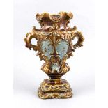 Historismus-Vase, deutsch, 19. Jh., Keramik, braun glasiert und blau staffiert, reicher