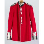 Uniformjacke mit Hose, Welsh Guards, England, beiliegend 2 Ordens-Spangen, L. 84/105 cm