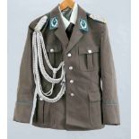 Paradeuniform eines Oberstleutnant der NVA Luftstreitkräfte, mit Hose, Hemd u. Krawatte, L. d. Jacke