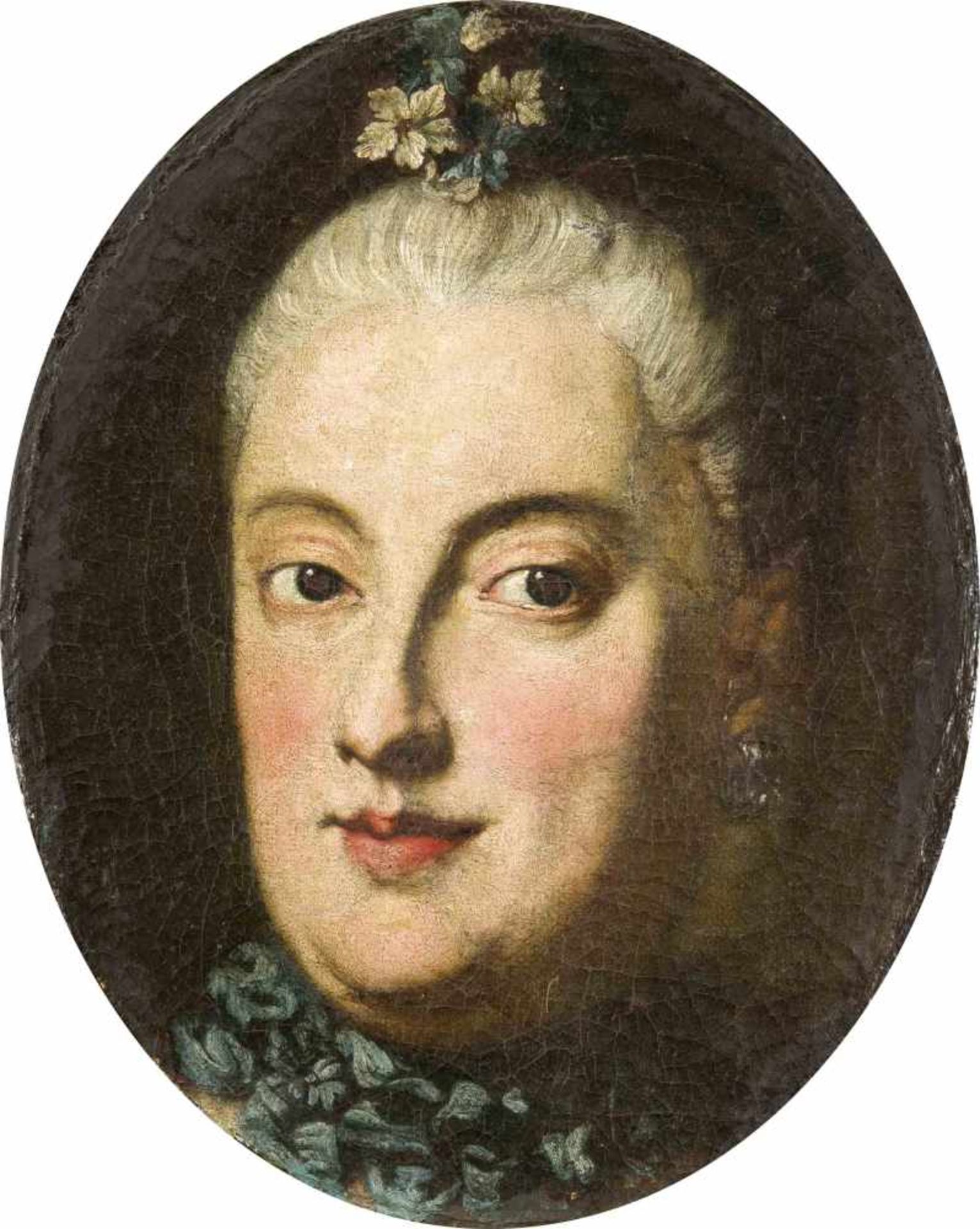 Bildnismaler des 18. Jh., ovales Portrait einer Edeldame mit floralem Kopfschmuck, Ausschnitt, Öl/