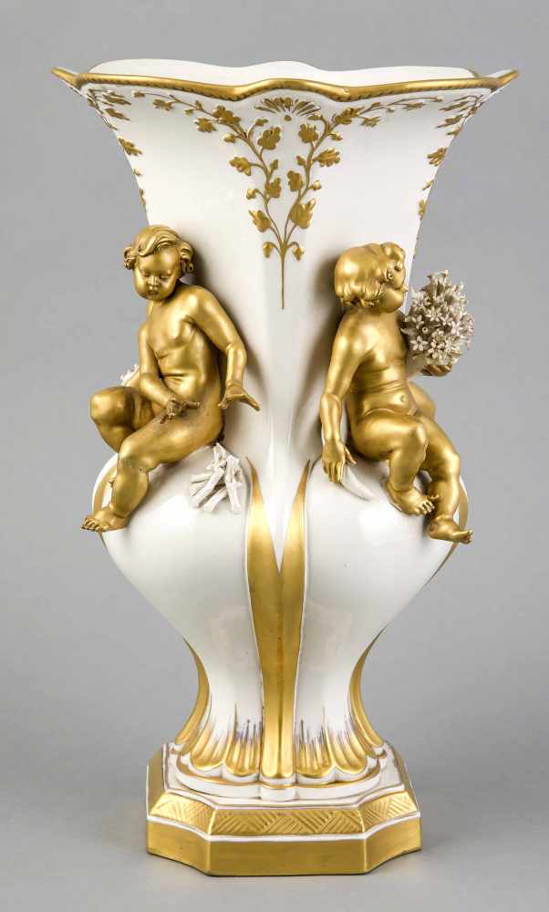 Vase, Capodimonte, Italien, 20. Jh., auf geschwungenem Postament stehende Vase, Korpus unten - Image 2 of 2